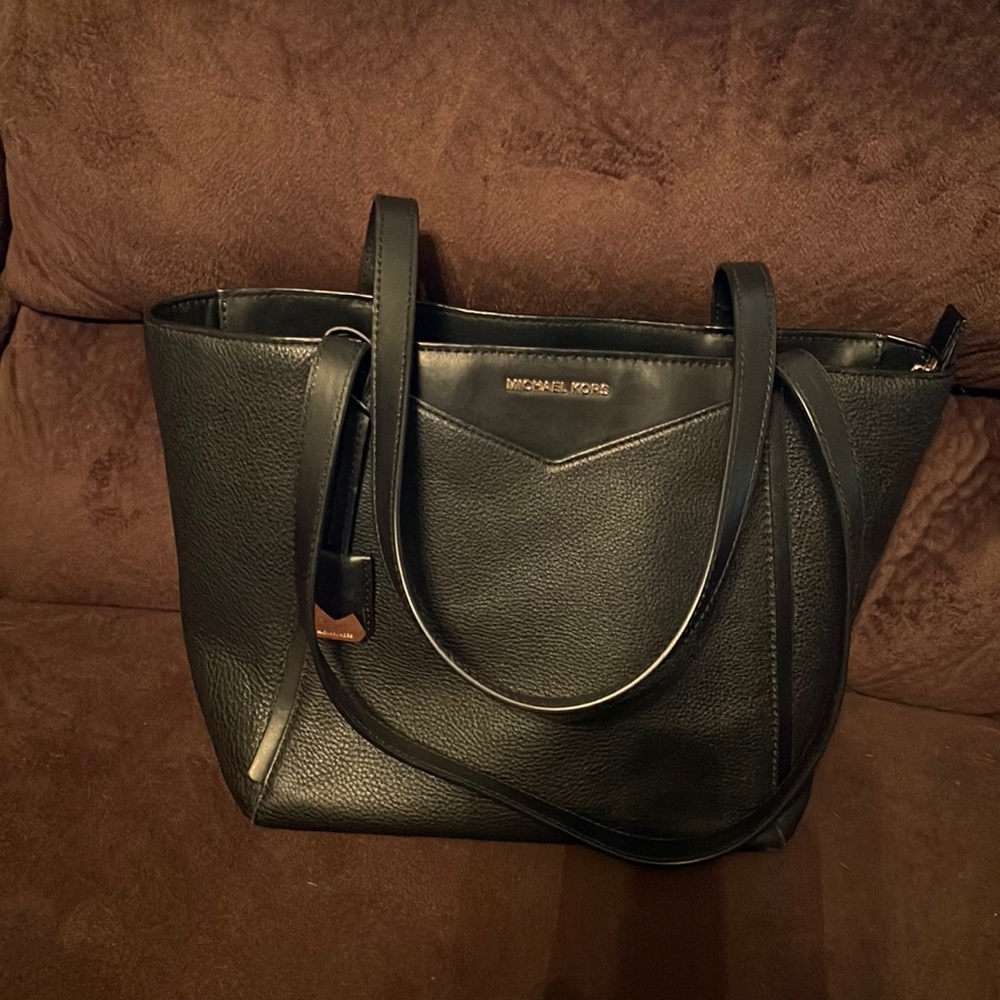 Michael Kors bag, excellent condition. Ready to send.